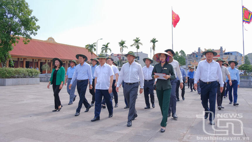 Lãnh đạo tỉnh Khánh Hòa thăm, làm việc tại Thái Nguyên